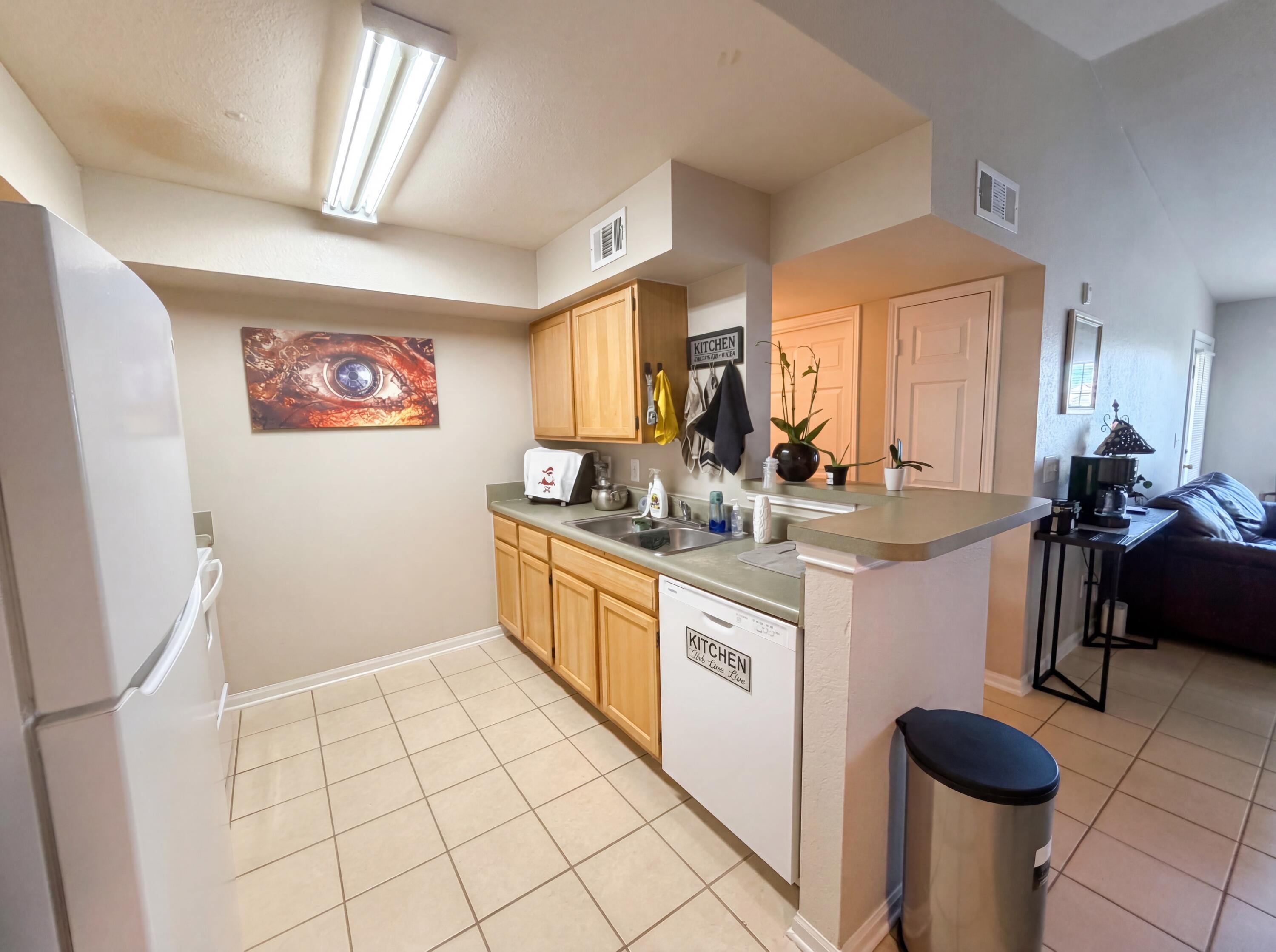 Image 3: Kitchen