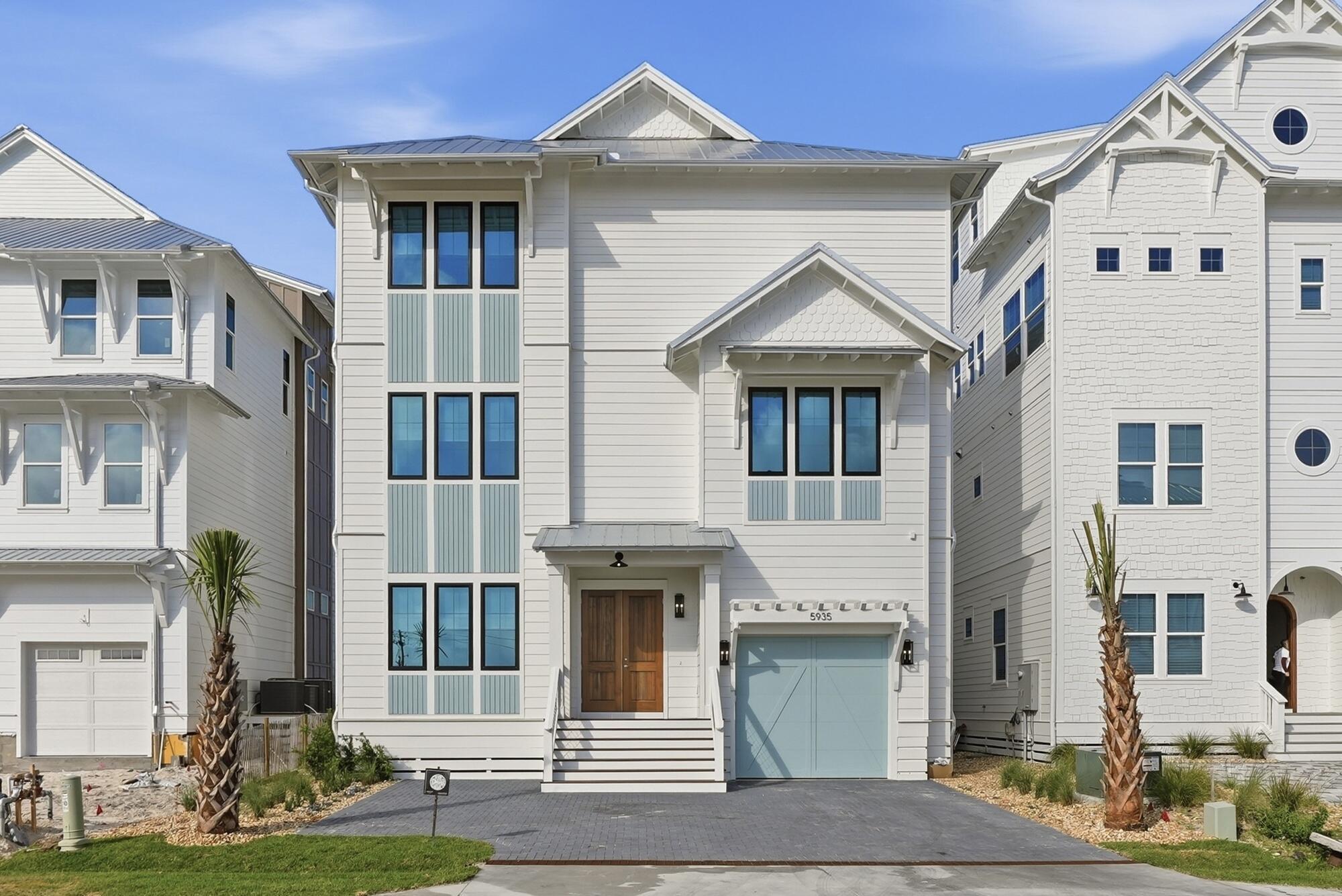 Image 2: 5935 Gulf Drive