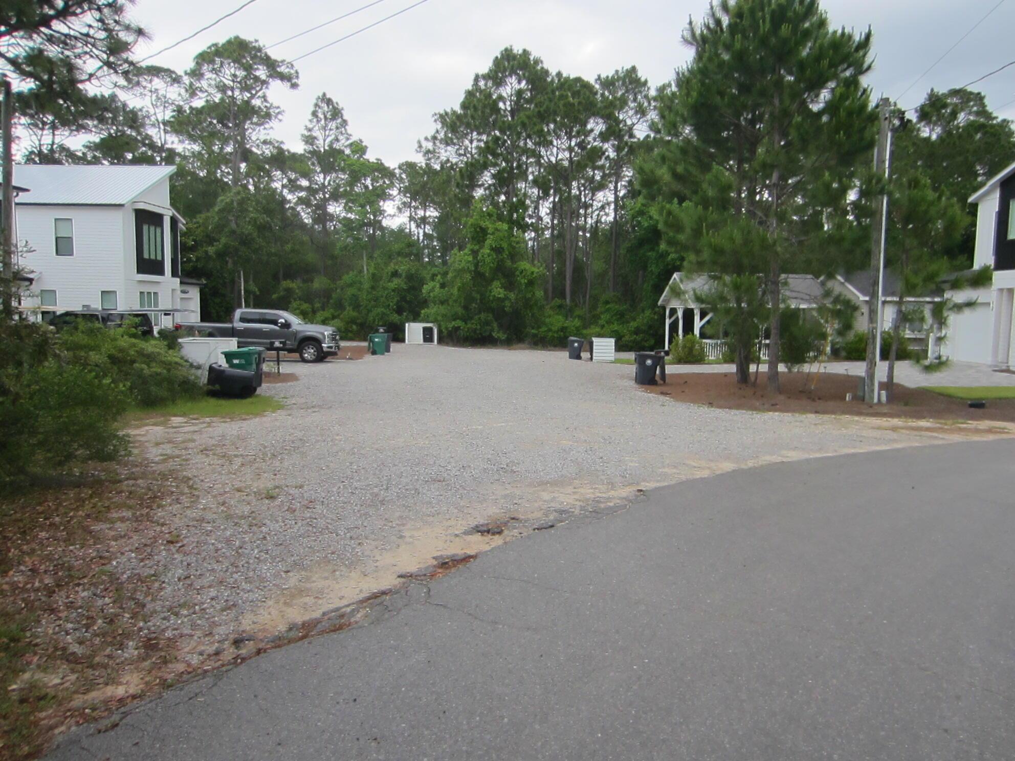 Image 2: Elm St