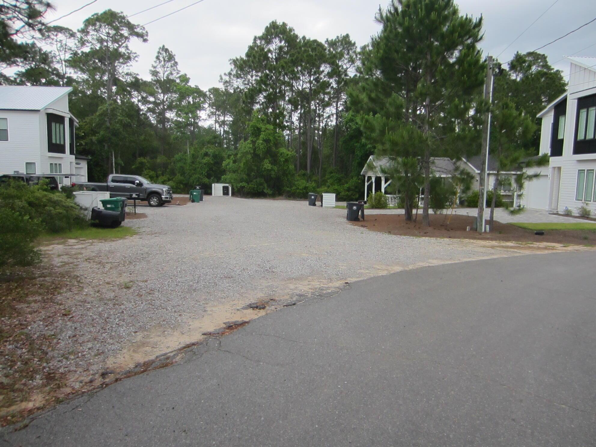 Image 2: ELM St.