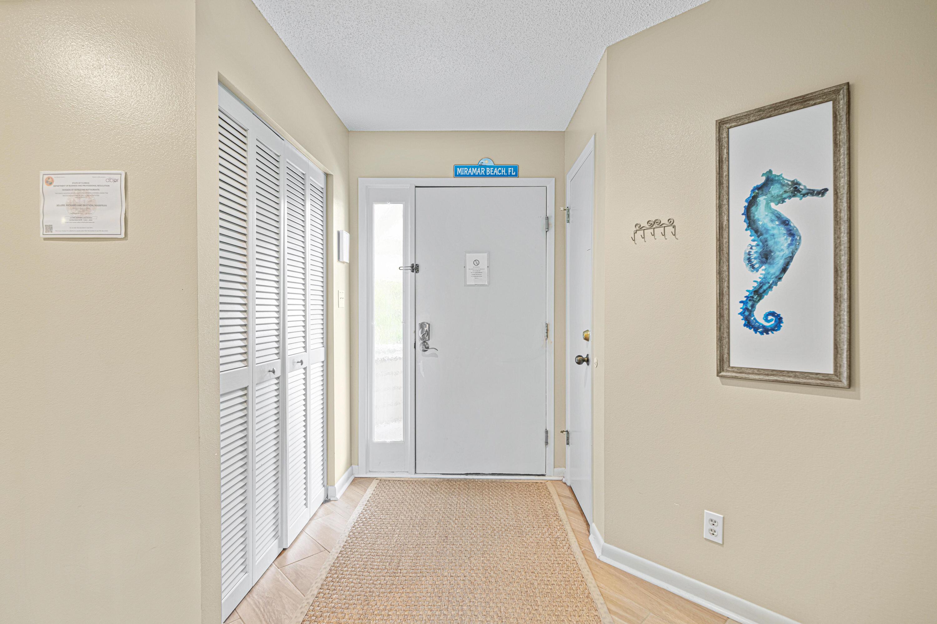Image 2: 129-9815USHwy98-fronthallway