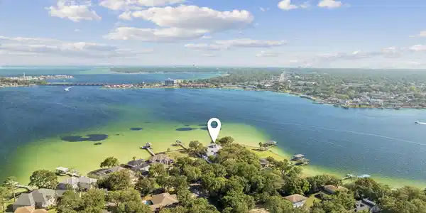 Image 4: 11 Paradise Point