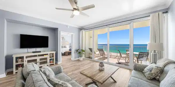 Image 2: Spacious Living