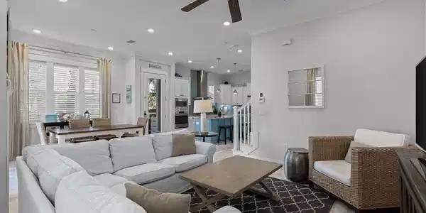 Image 3: 10YorkLane-0761