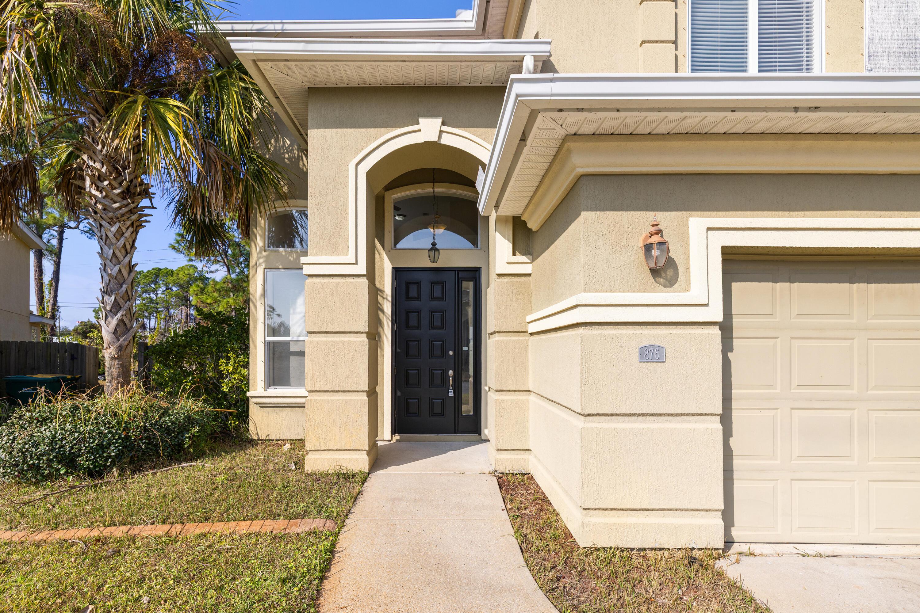Image 2: 876SolimarWay-MaryEsther-FL-07