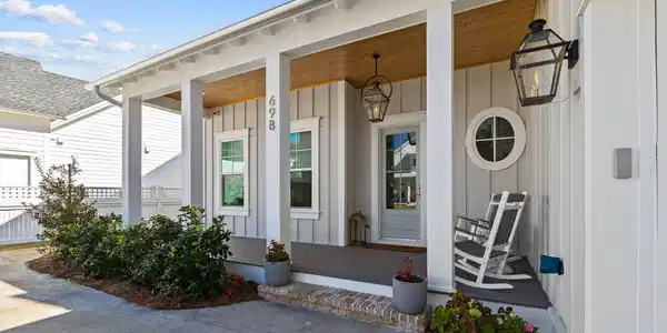 698 Medley Street