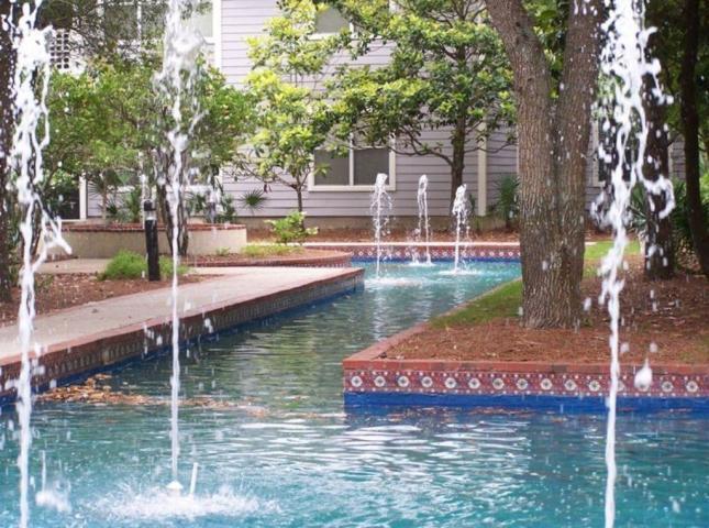 Image 3: Fountains throughout grounds