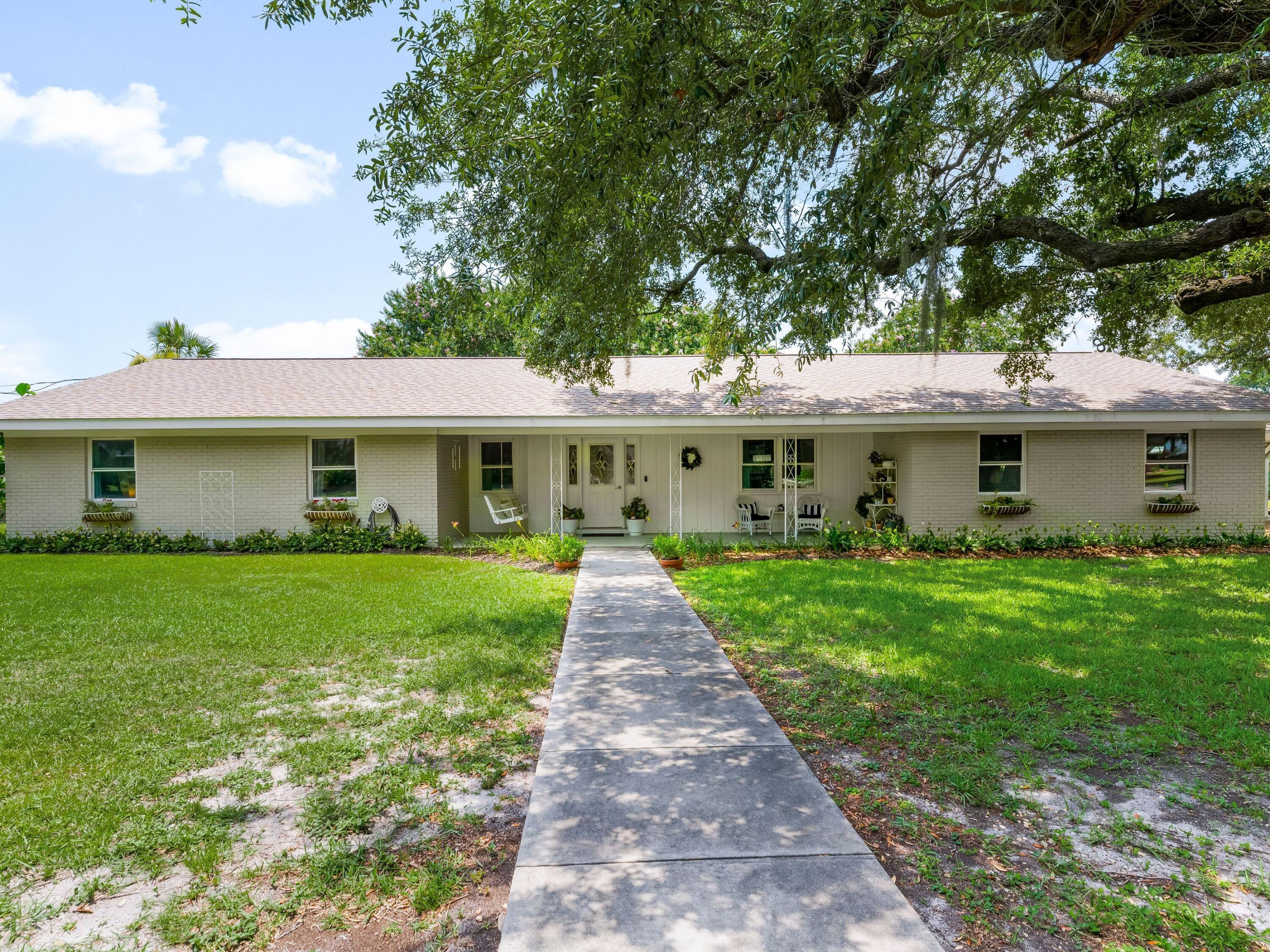Image 4: 4439 Vista Lane
