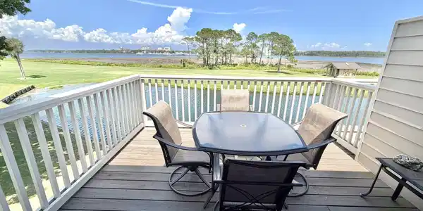 811 Harbour Point Drive