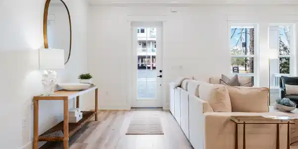 Image 3: Foyer