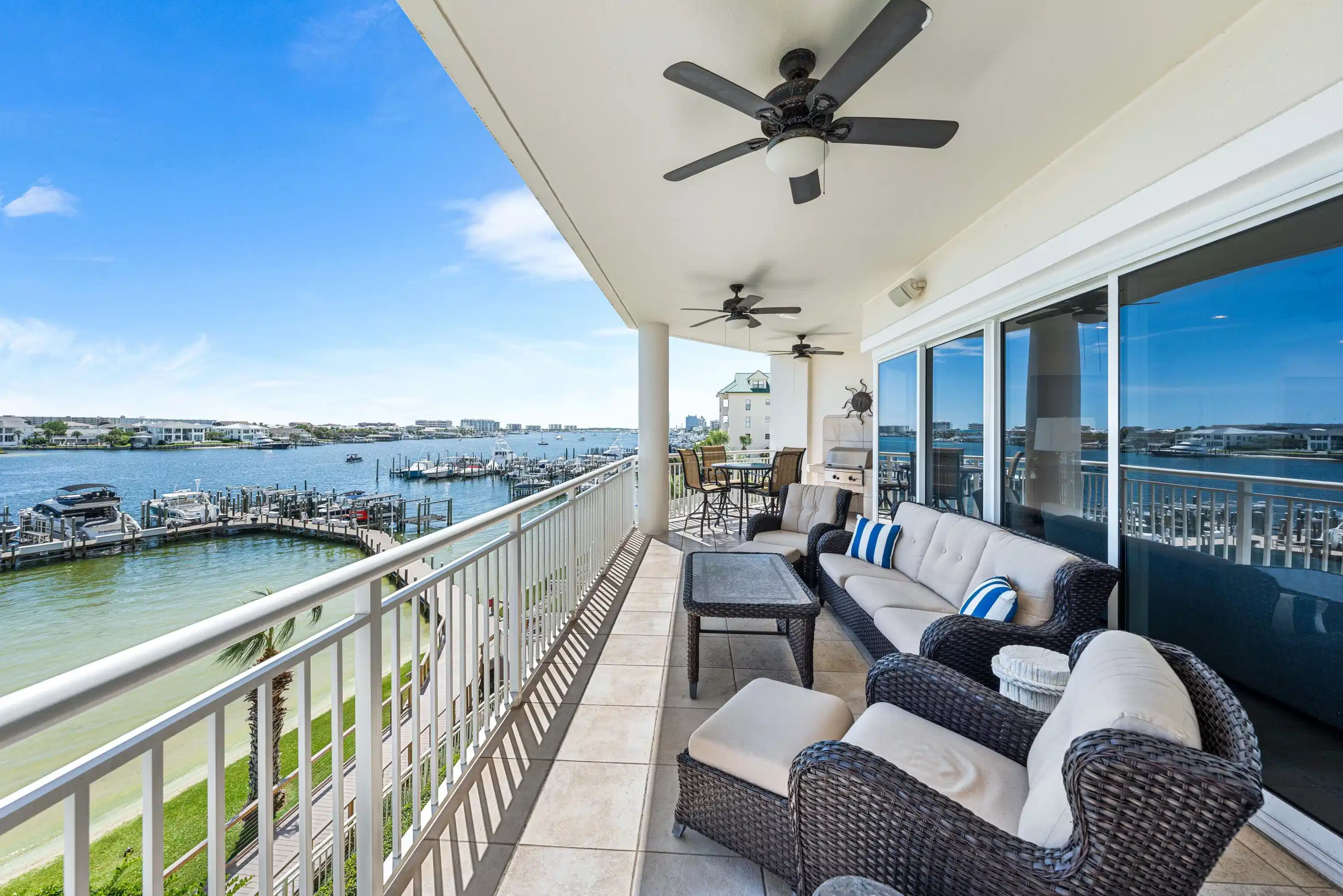 Image 1: 662 Harbor Blvd #220