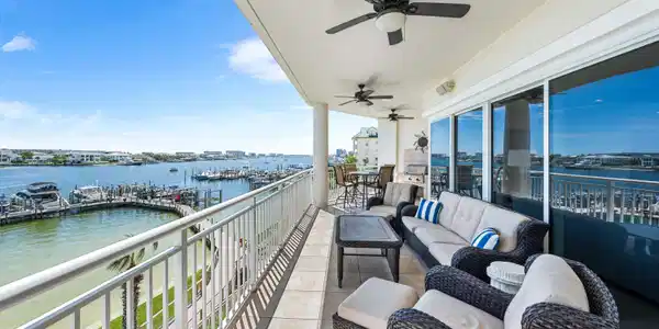 662 Harbor Boulevard