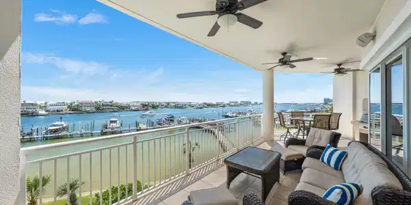 Image 4: 662 Harbor Blvd #220