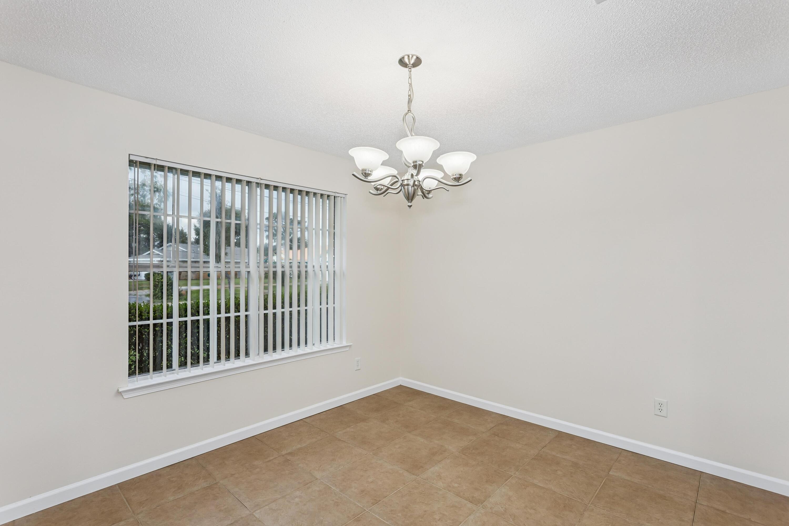 Image 4: 2201 Wedgewood Ct INTERIOR RESHOOT-2