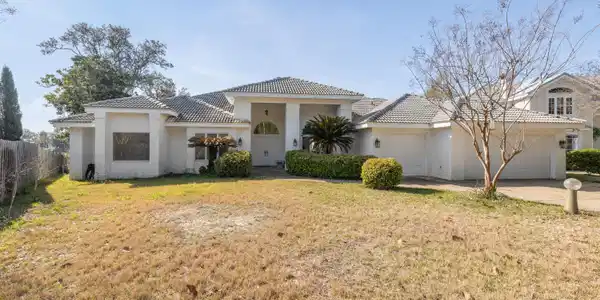 55 Lakeshore Drive