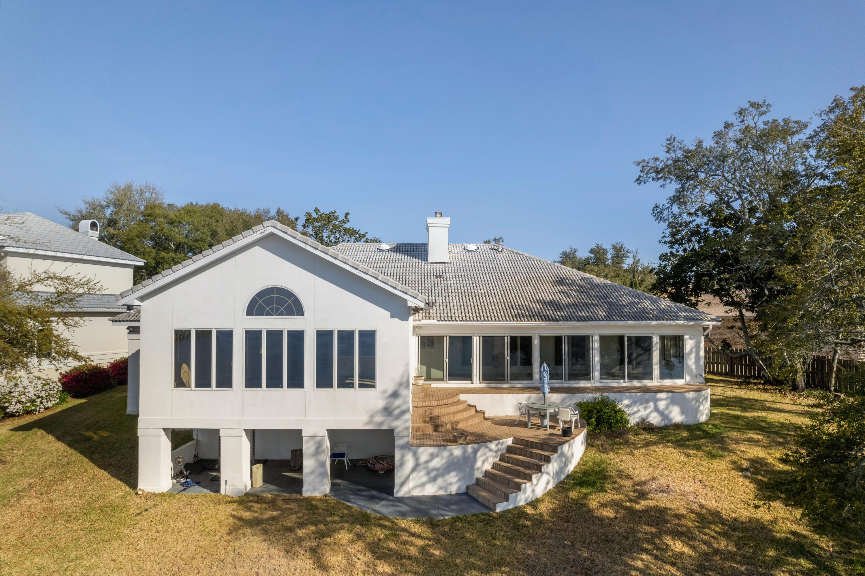 Image 3: Back Of Home
