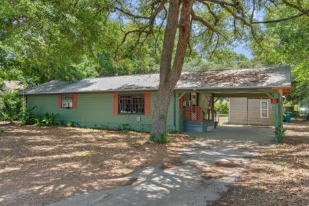 1445 Live Oak Street