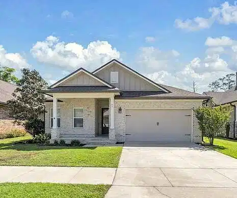 Image 1: 48 Oaktree Front