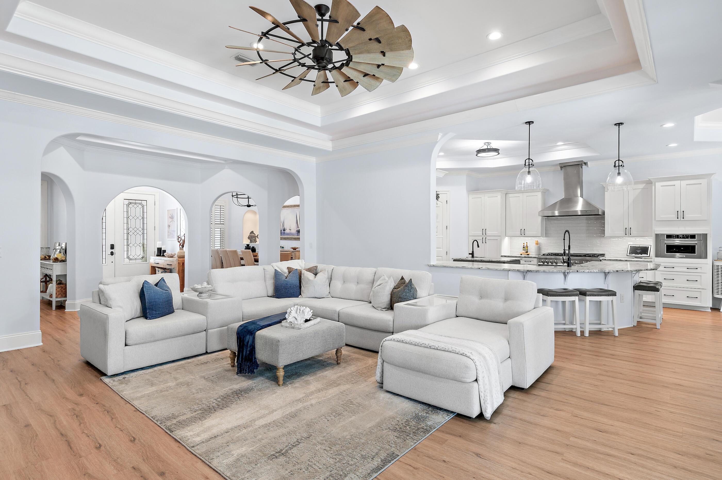Image 3: web_440 Regatta Bay Blvd _21