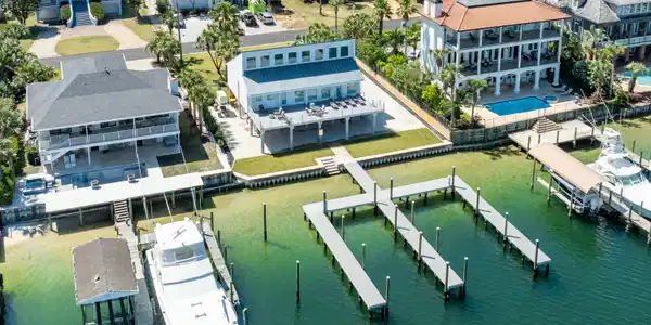 611 Lagoon Drive