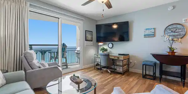 Image 4: Fully Furnished Condo.
