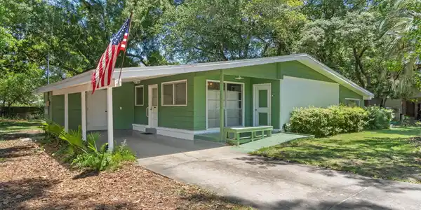 28 Magnolia Drive