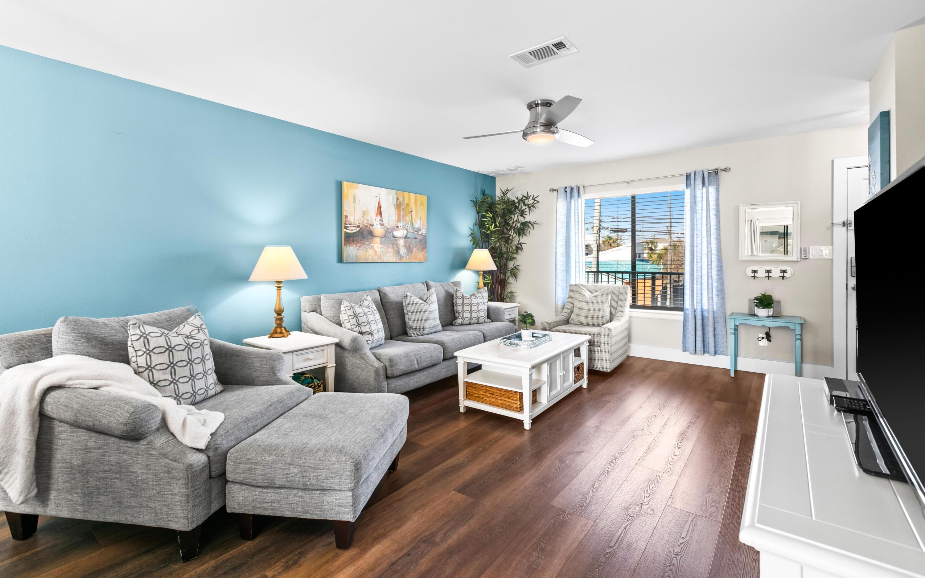 Image 1: Living Area