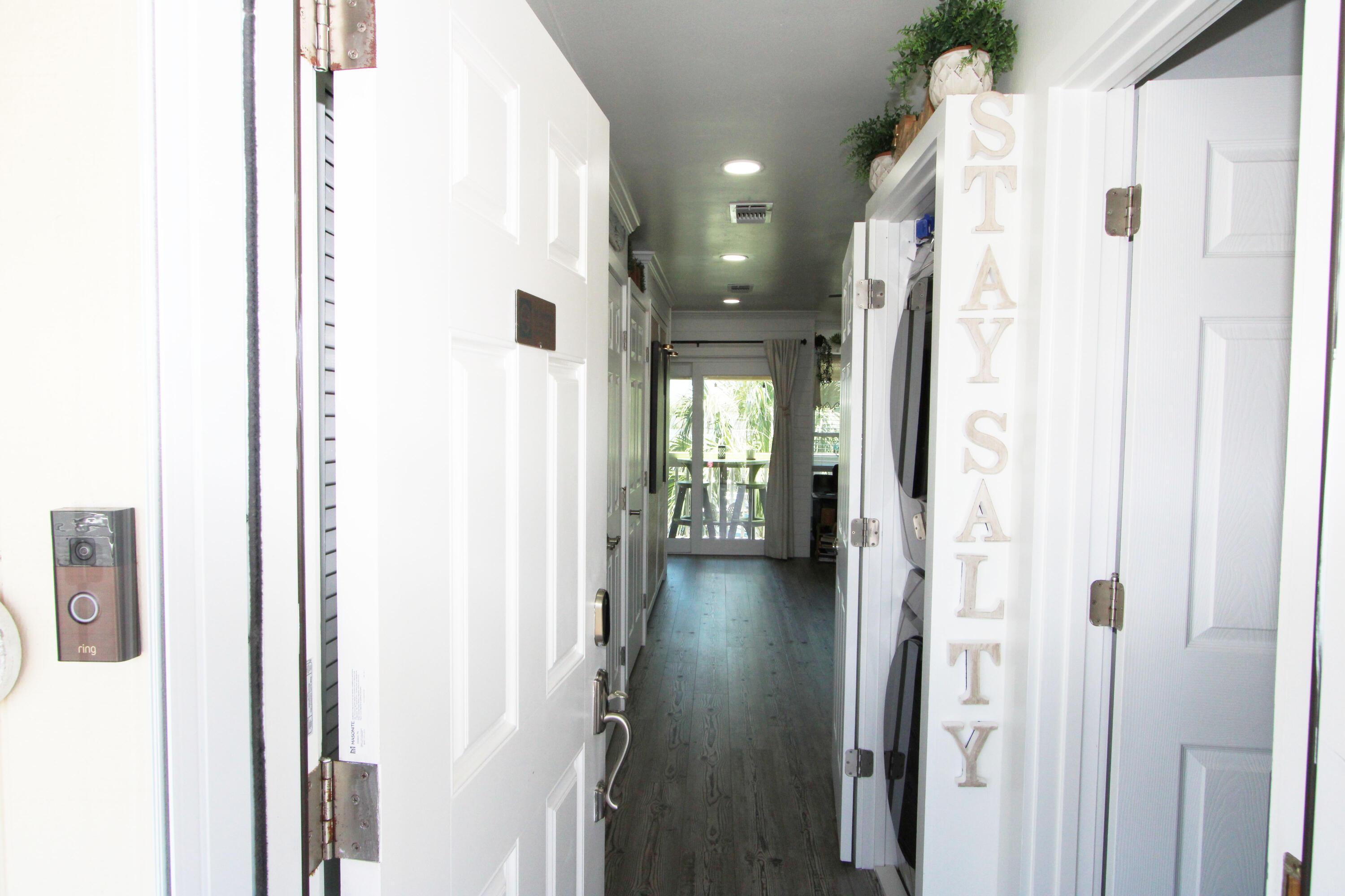 Image 3: Entry