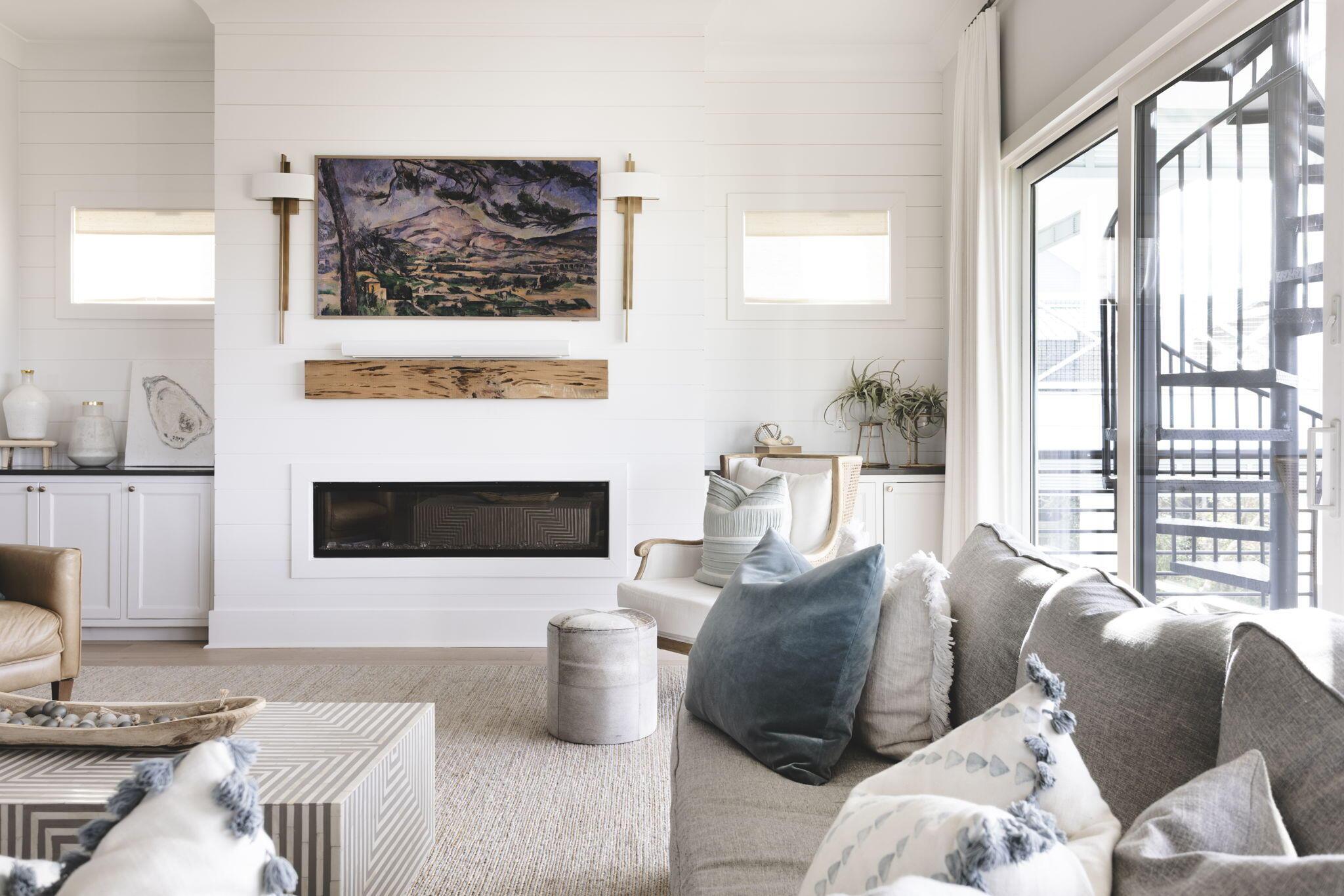 Image 2: Living Area