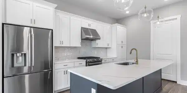 Image 3: Kitchen with Large Island