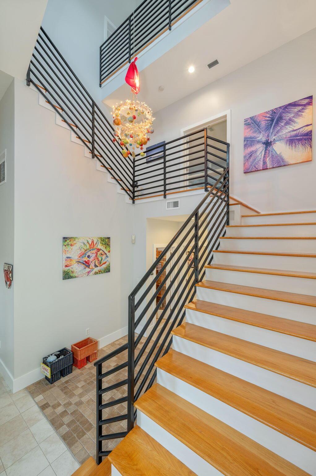 Image 4: Entry Way