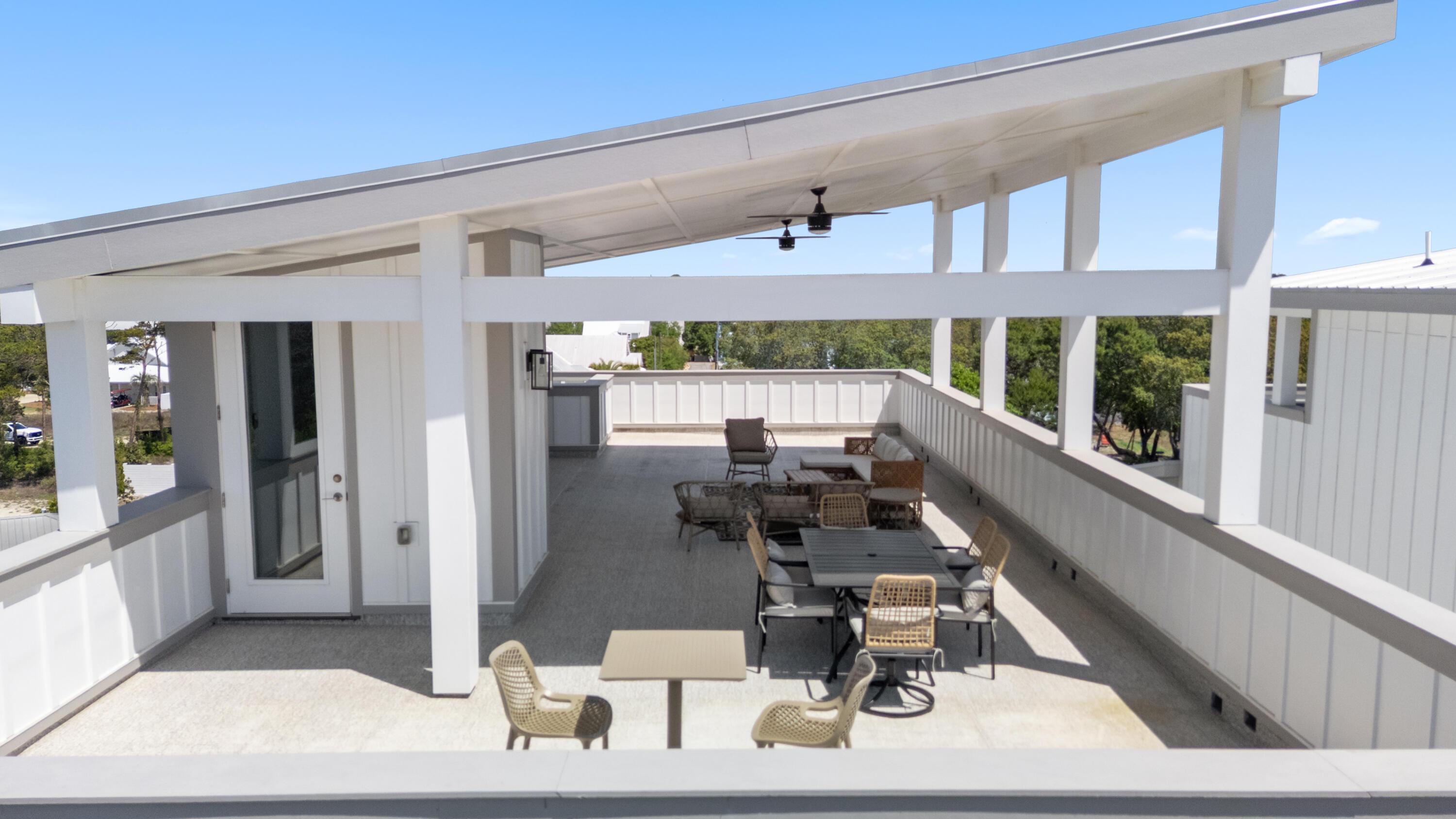 Image 2: Full-Length Roof Deck