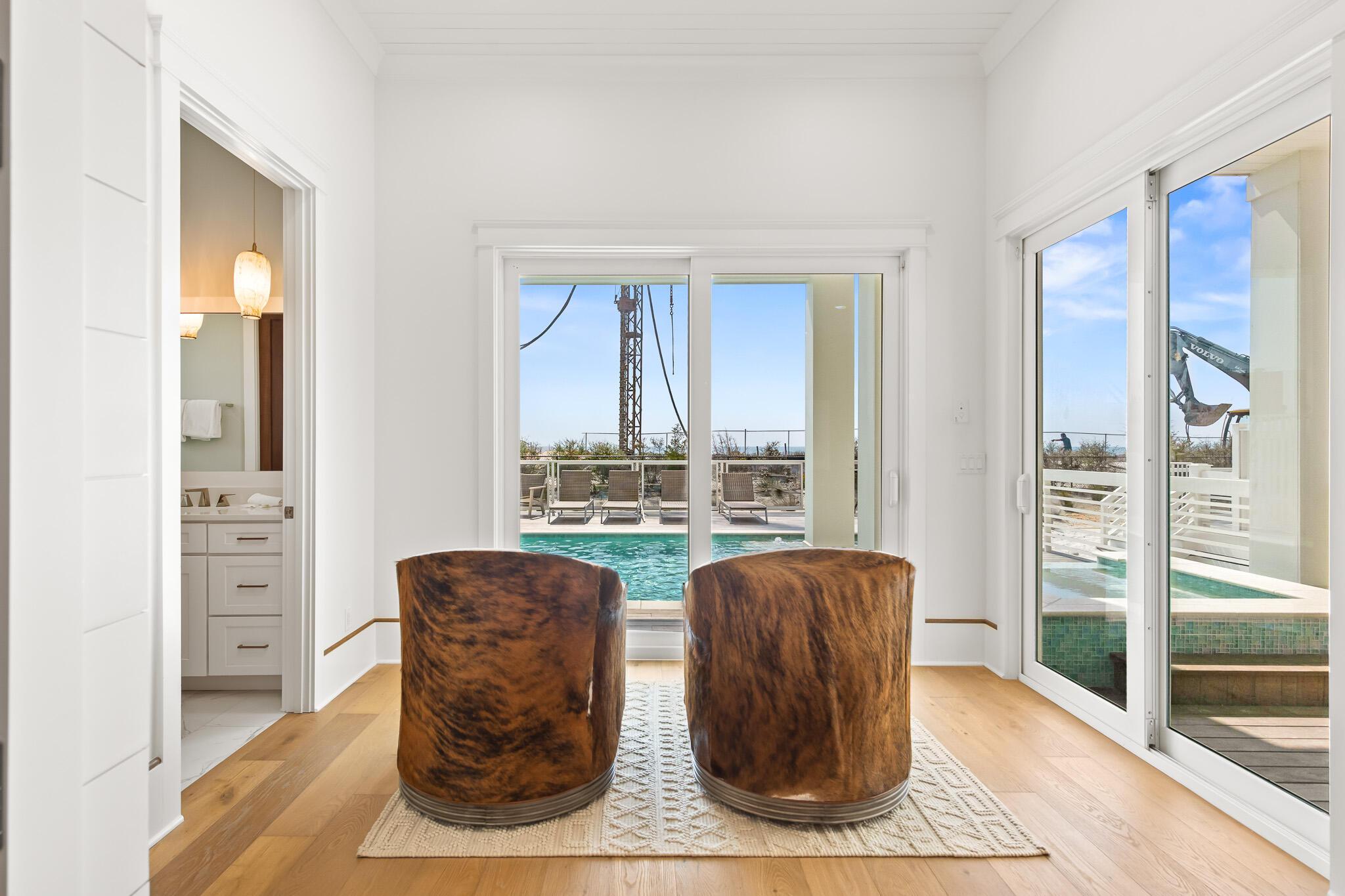 Image 4: Sitting Area