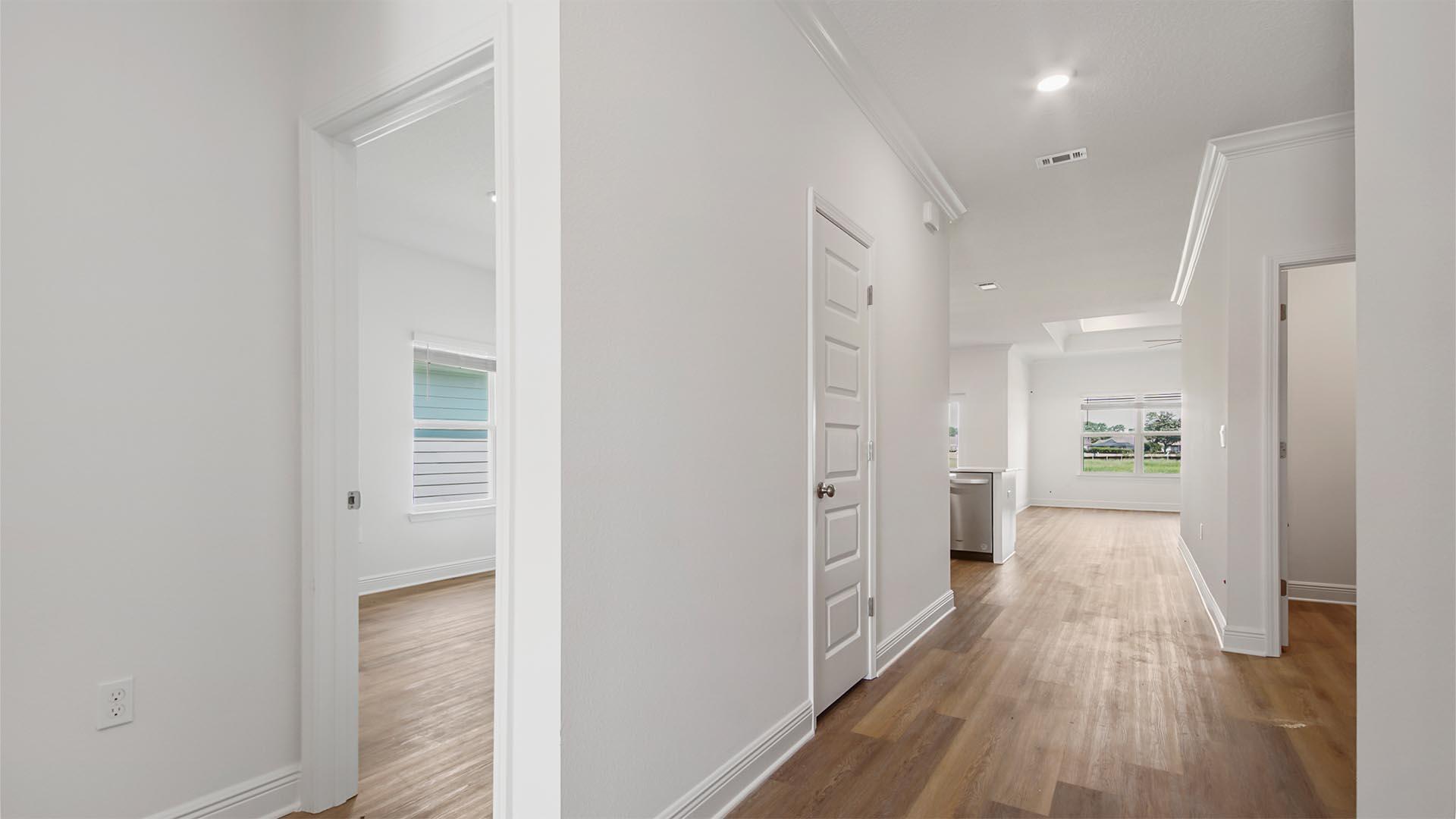 Image 4: Rhett_02_Entry Hall