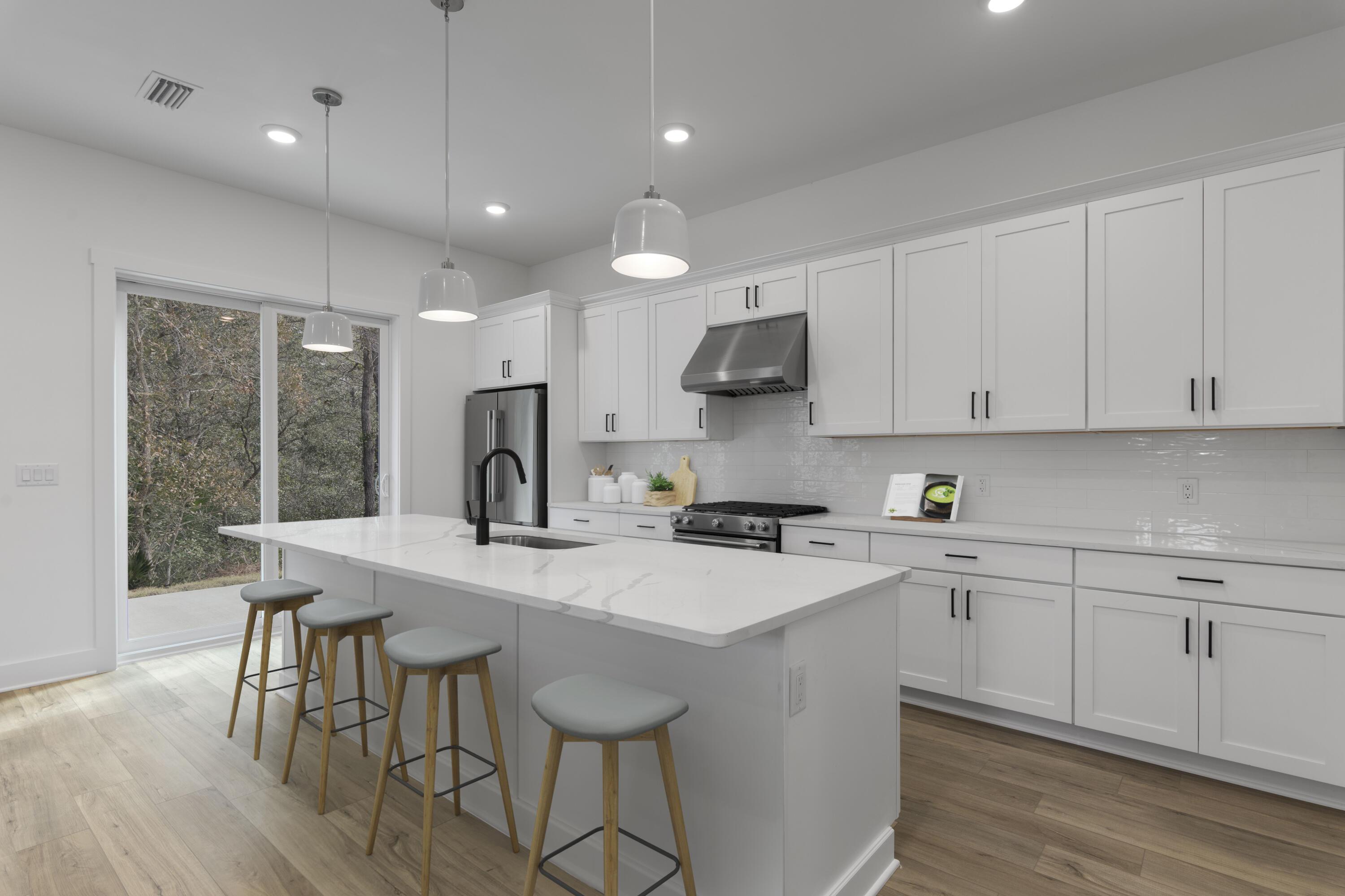 Image 3: Kitchen with Oversized Island