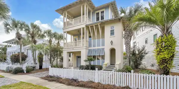 3586 Waverly Circle