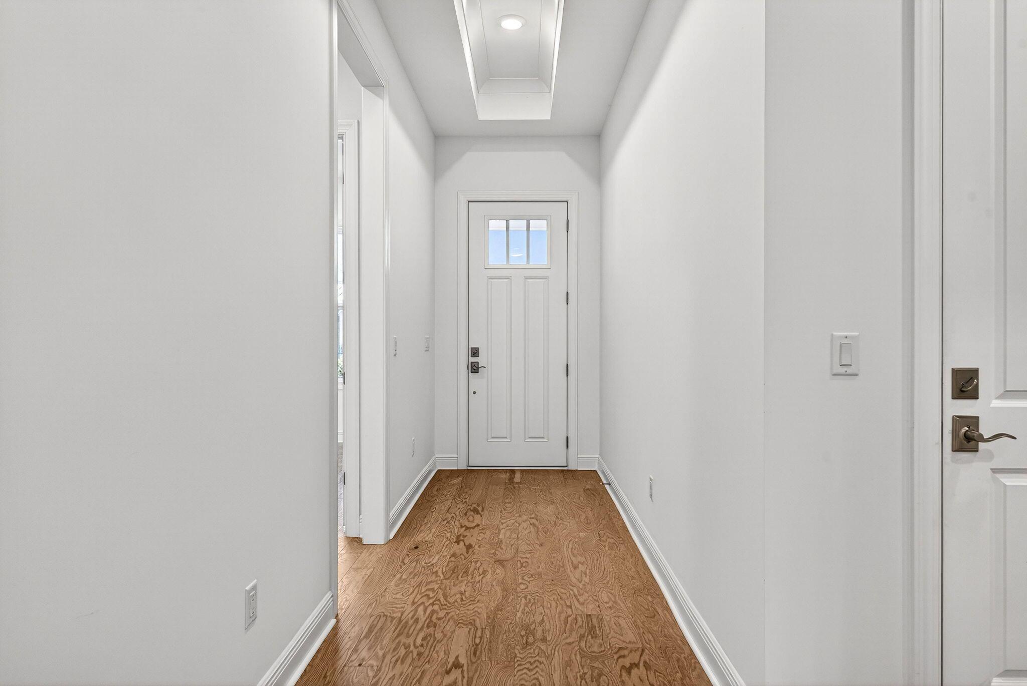Image 3: Foyer