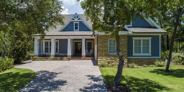1220 W Water Oak