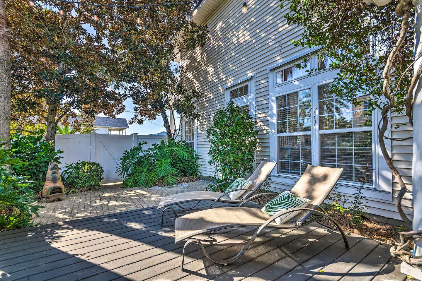 Image 2: Backyard photo flyer