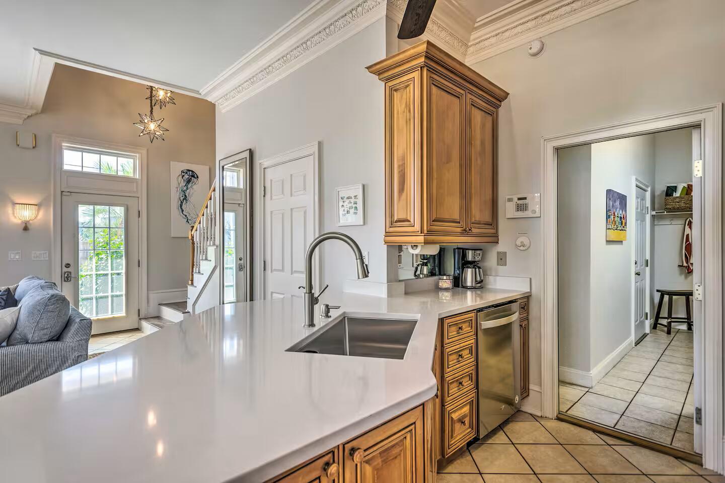 Image 4: Kitchen photo Flyer