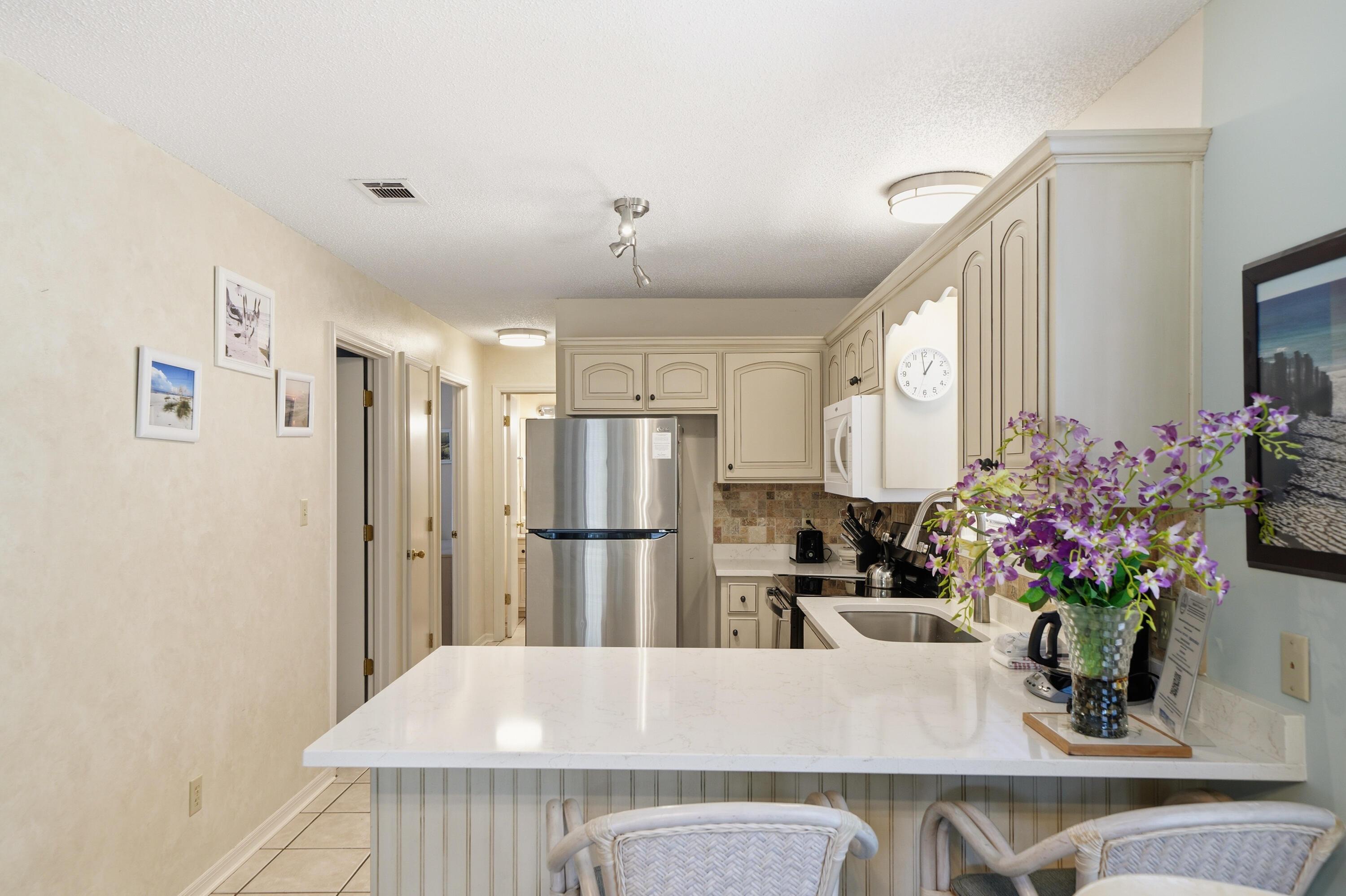 Image 4: Kitchen