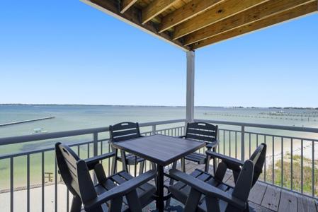1150 Fort Pickens Road