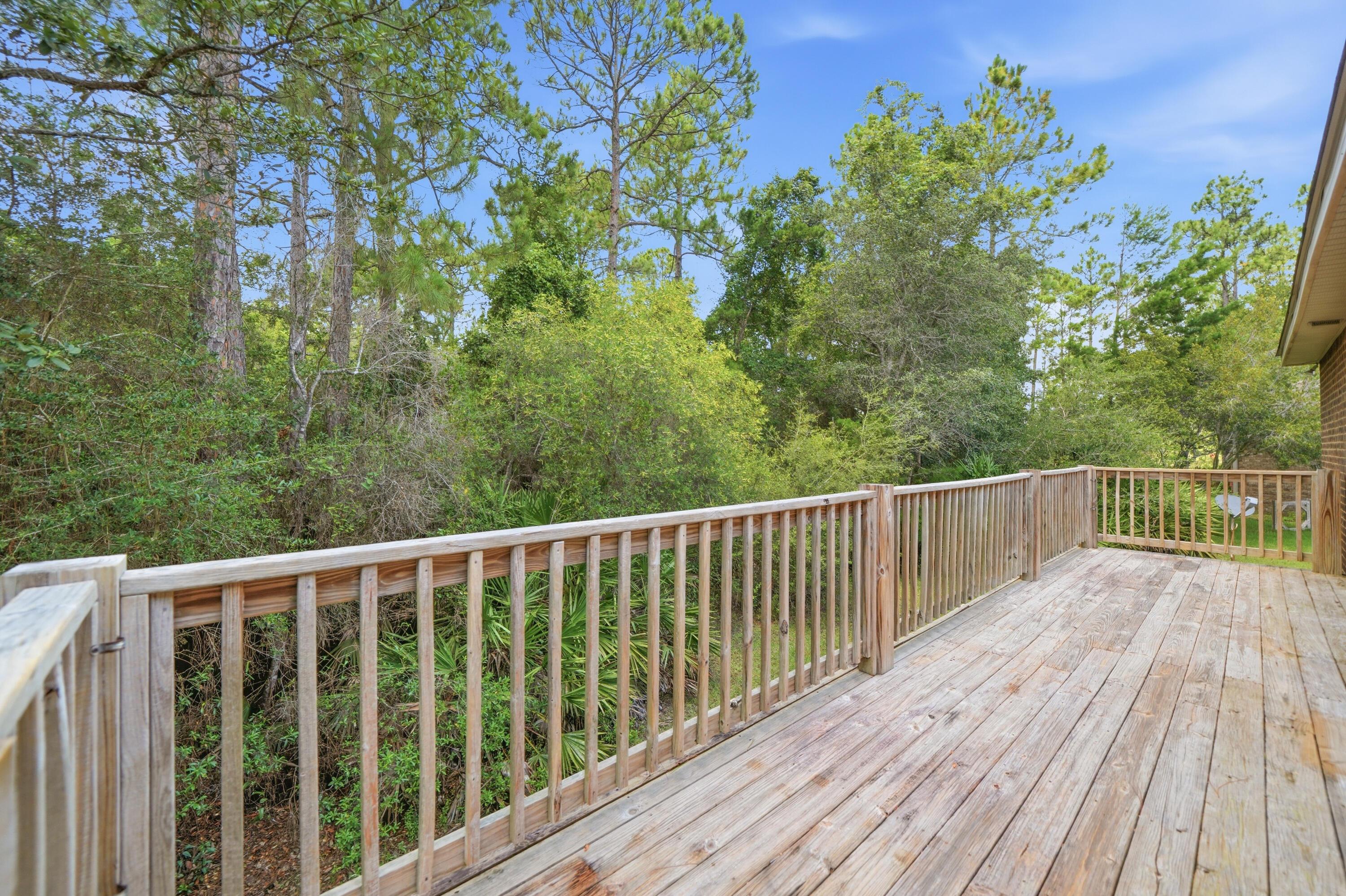 Image 4: Deck
