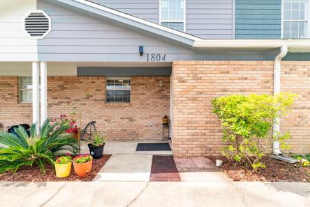 1804 Whispering Oaks Lane