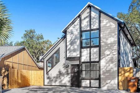 1082 Sanibel Lane