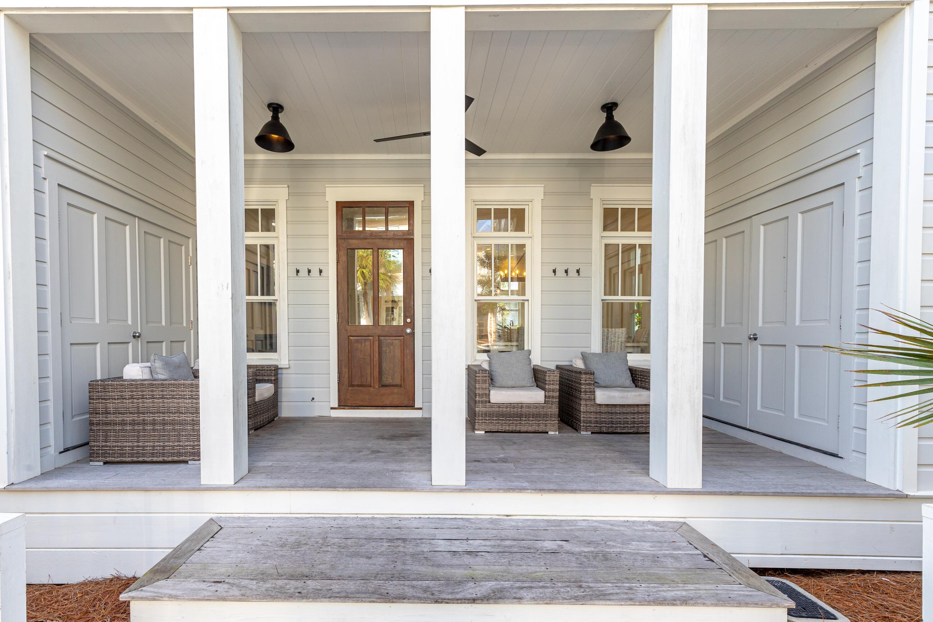 Image 4: 55 Venice Circle-12