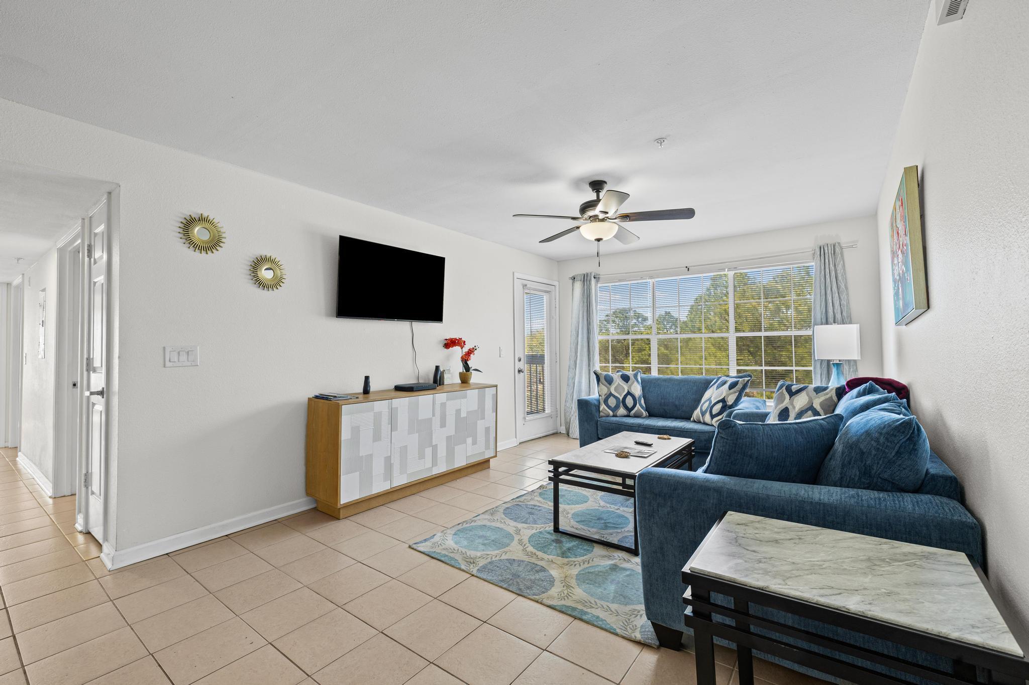 Image 3: Living Area
