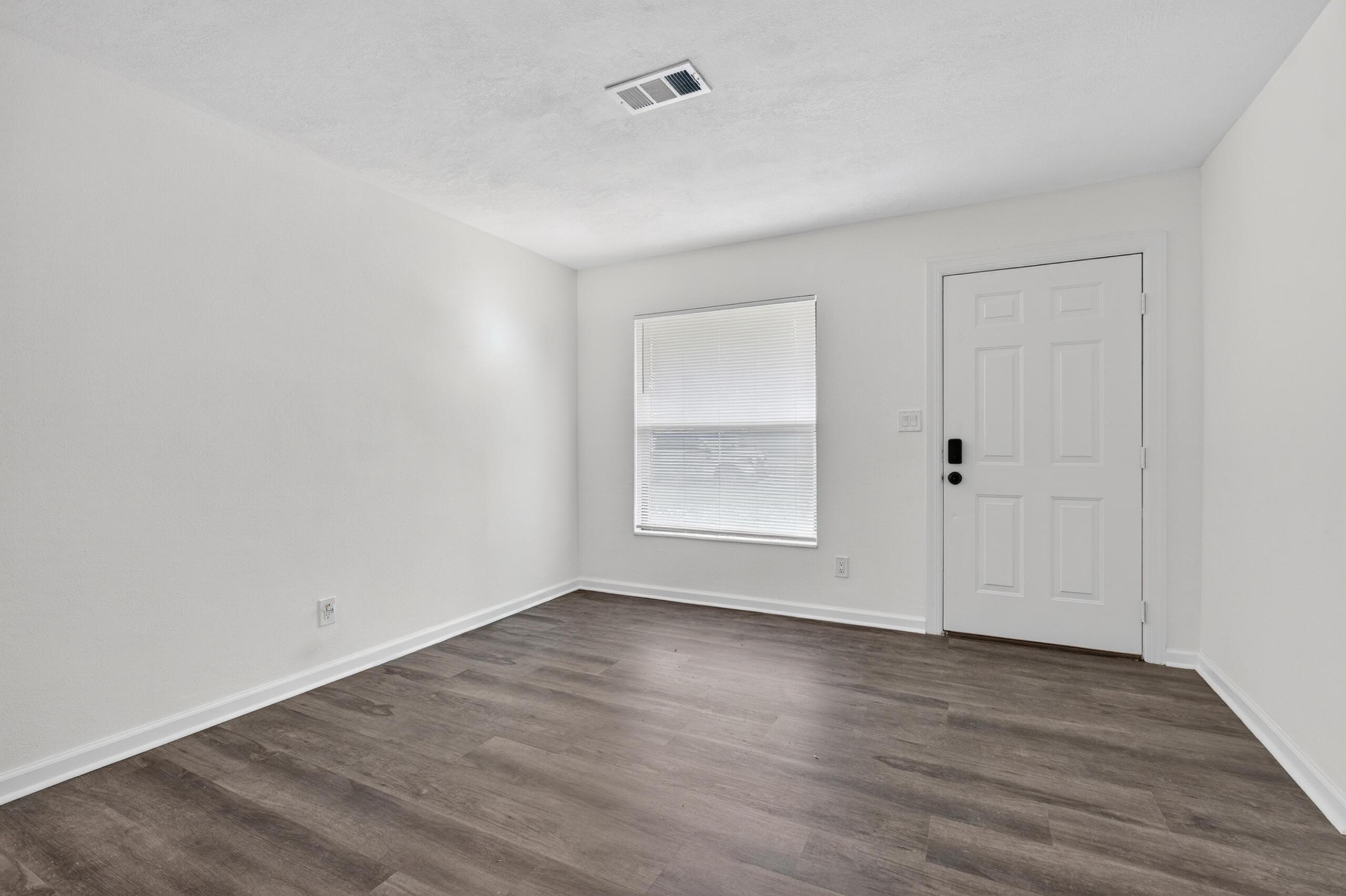 Image 3: 006_670 shrewsbury road-13