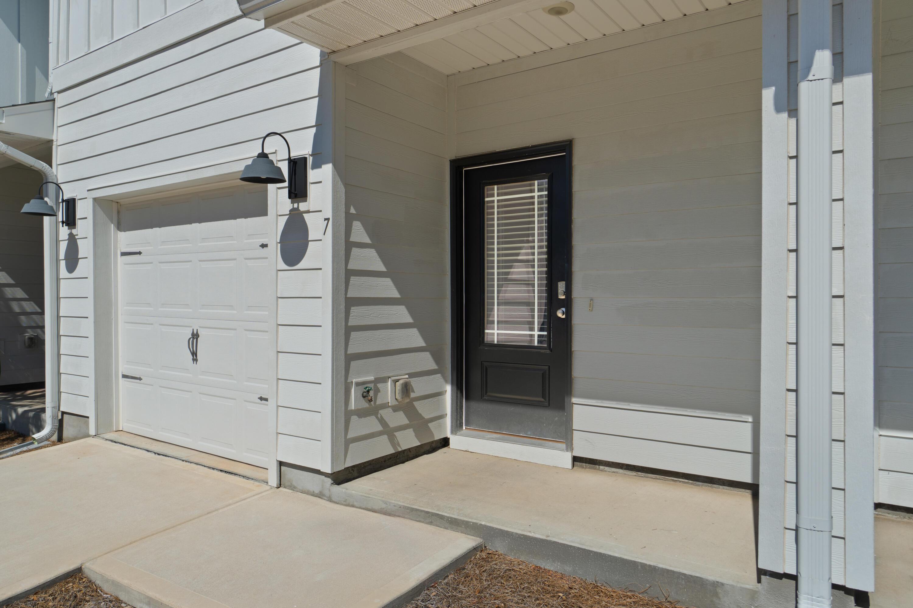 Image 4: Exterior