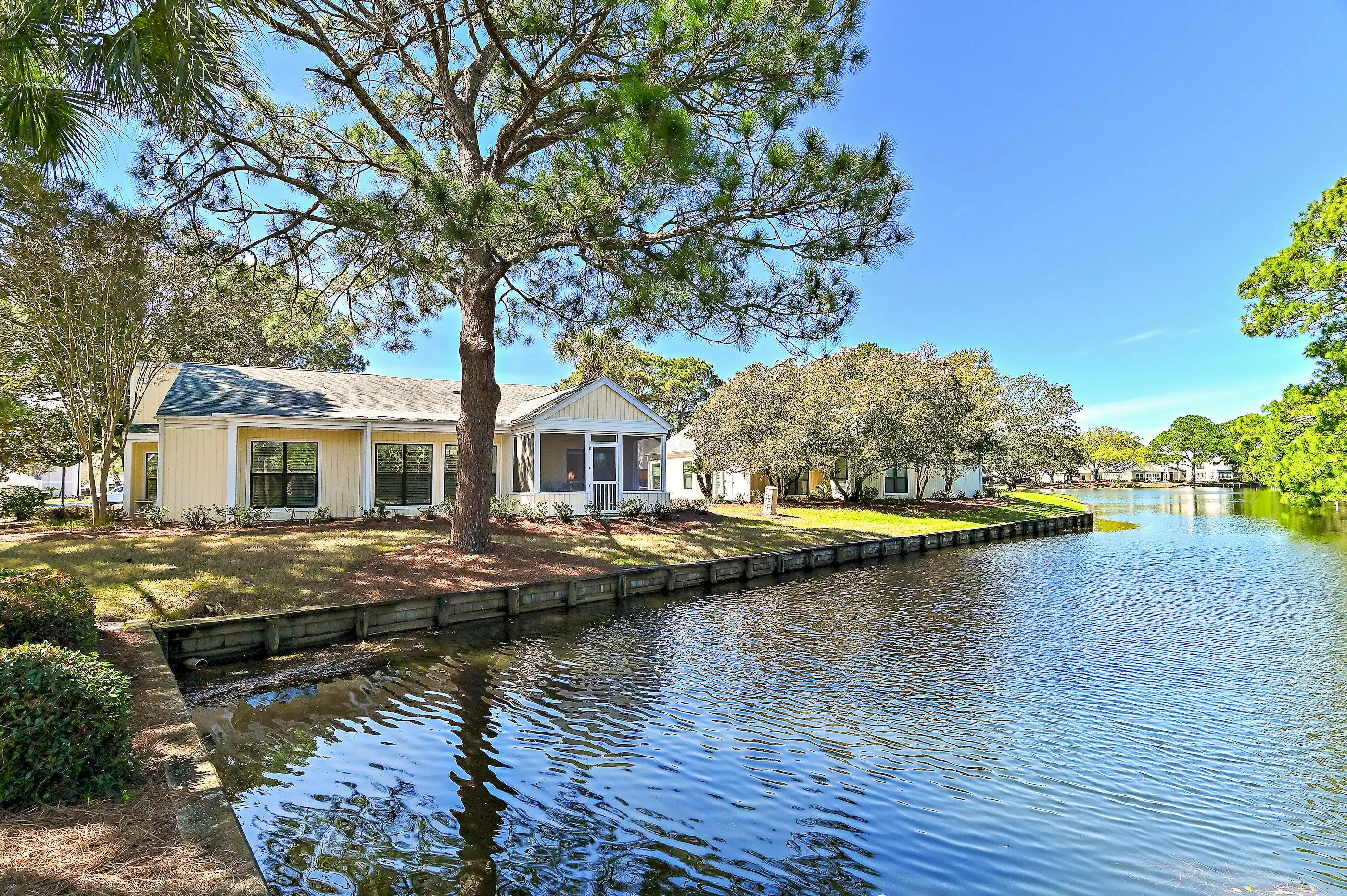 Image 1: *704 Sandpiper LakeFront_1_34